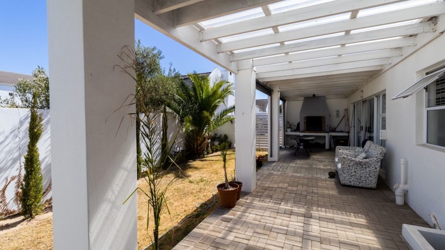 4 Bedroom Property for Sale in Golden Mile Western Cape